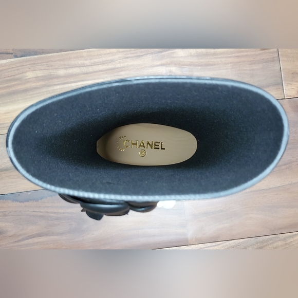 Chanel Rain Boots with Flowers - Picture 9 of 11